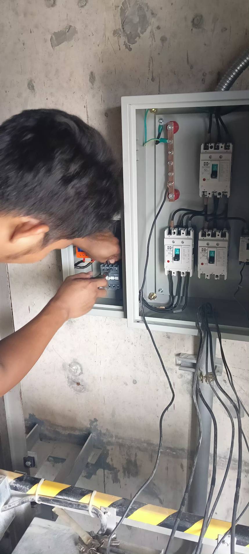 ELEVATOR SERVICE